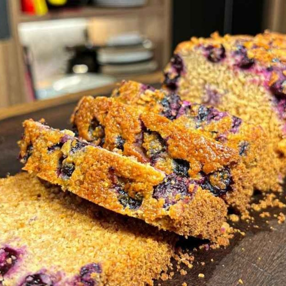 Υγιεινό κέικ βρώμης με μύρτιλα και λεμόνι